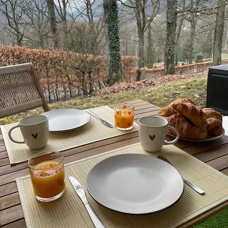 Suite Avec Balneo Privee Et Piscine Commune *
